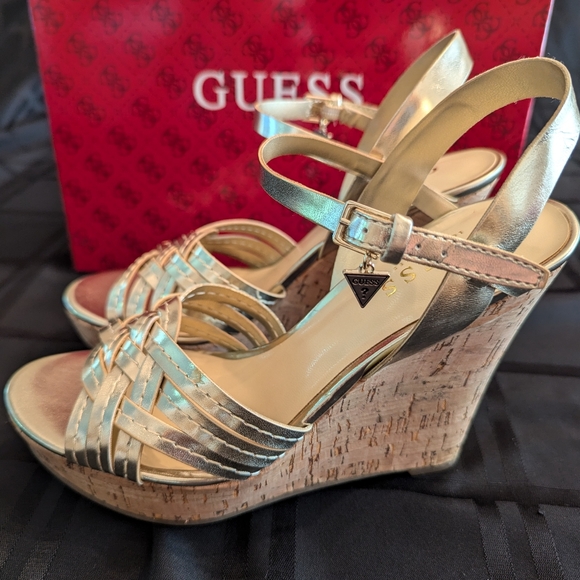 Guess Cork Wedges - Picture 2 of 6